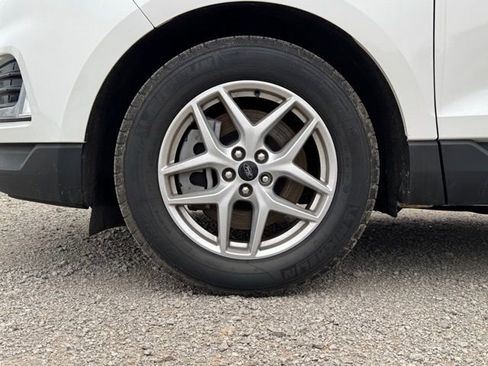 Used 2024 Ford Edge SEL w/ Convenience Package image 9