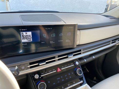 Used 2025 Hyundai Santa Fe SEL image 17