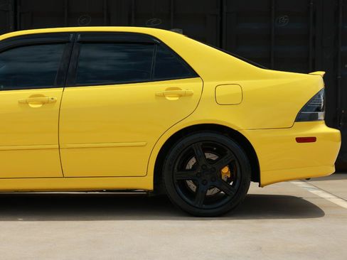 Used 2003 Lexus IS 300 w/ Power & Leather Pkg RWD image 26