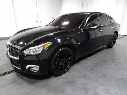 Used 2016 INFINITI Q70 L 3.7 w/ Technology Package AWD/4WD image 5