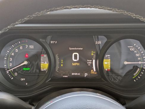 Certified 2025 Jeep Wrangler Unlimited Sahara w/ Safety Group AWD/4WD image 23