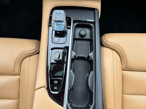 Certified 2024 Volvo XC90 B6 Ultimate image 28