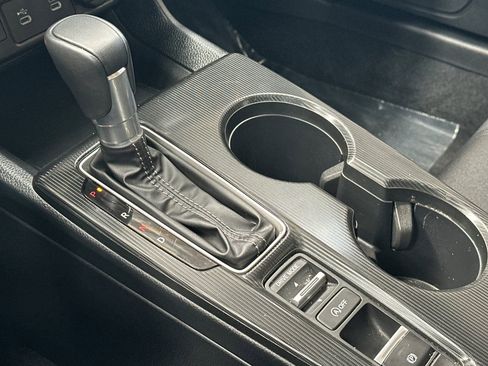 Used 2025 Honda Civic Sport image 25