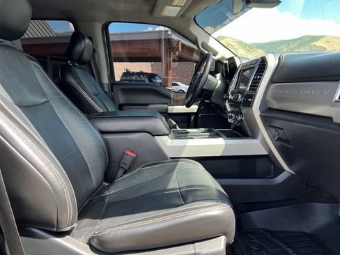 Used 2017 Ford F250 Lariat w/ Lariat Ultimate Package AWD/4WD image 19