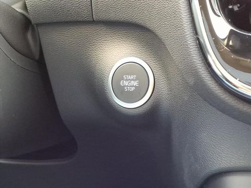 New 2026 Volvo XC40 B4 Core w/ Climate Package image 21