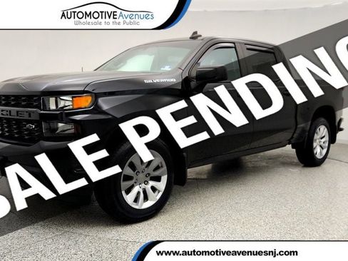 Used 2020 Chevrolet Silverado 1500 Custom w/ Custom Value Package image 1