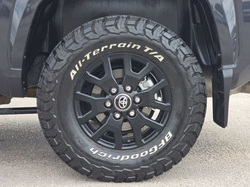 Used 2025 Toyota Tacoma SR5 image 32