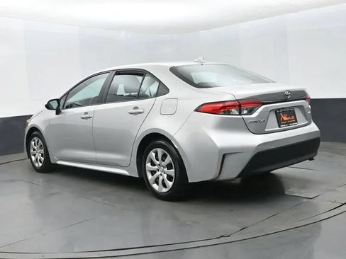 Used 2024 Toyota Corolla LE FWD image 9