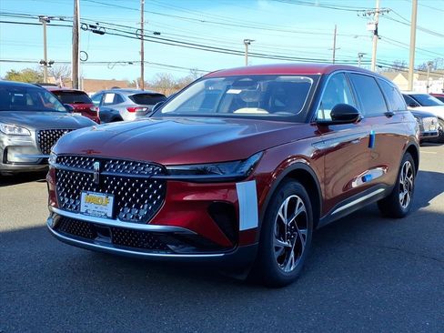 New 2026 Lincoln Nautilus Premier image 3