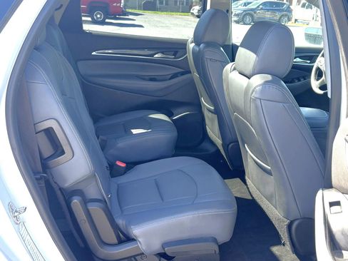 Used 2019 Buick Enclave Essence AWD/4WD image 9