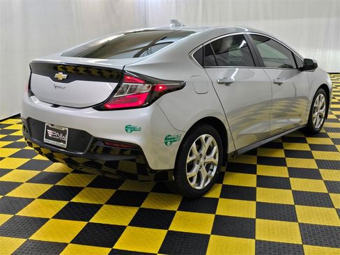 Used 2017 Chevrolet Volt Premier w/ Driver Confidence II Package image 3