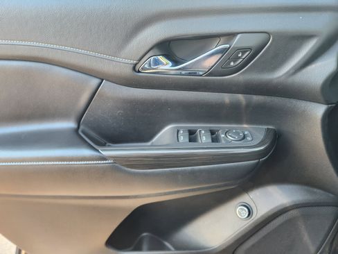 Used 2019 GMC Acadia SLT image 29