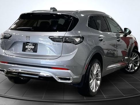 Used 2025 Buick Envision Avenir AWD/4WD image 2