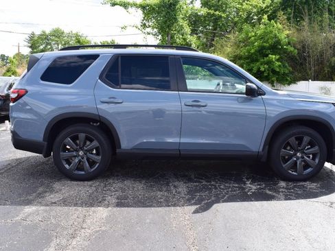 New 2026 Honda Pilot Sport image 4
