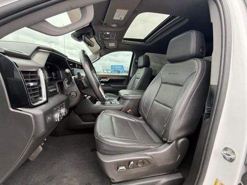Used 2023 GMC Sierra 1500 Denali w/ Technology Package AWD/4WD image 18