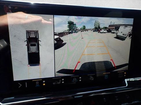 Used 2024 Chevrolet Silverado 2500 ZR2 w/ Technology Package AWD/4WD image 25
