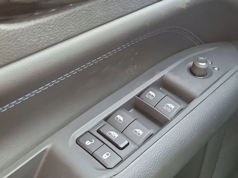 New 2026 Jeep Compass Latitude image 32