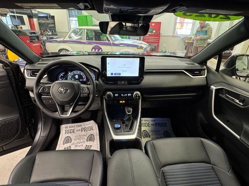 Used 2025 Toyota RAV4 XSE w/ Weather Package image 4