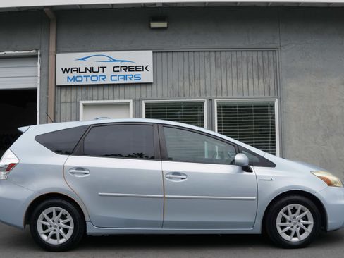 Used 2012 Toyota Prius V Three FWD image 23