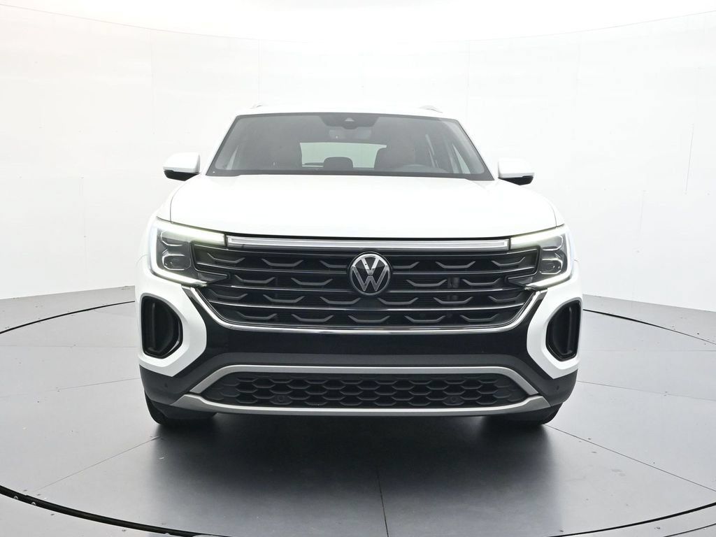 Used 2024 Volkswagen Atlas Cross Sport SE AWD/4WD image 2
