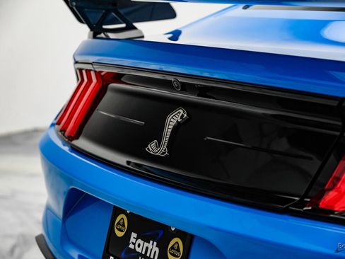 Used 2022 Ford Mustang Shelby GT500 w/ Carbon Fiber Track Pack RWD image 19