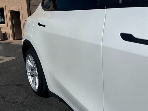 Used 2021 Tesla Model Y Long Range AWD/4WD image 27