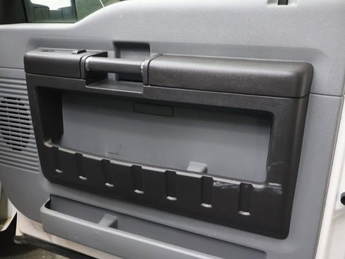 Used 2015 Ford F250 XL w/ Power Equipment Group AWD/4WD image 12