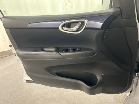 Used 2018 Nissan Sentra SR w/ SR Midnight Edition Package image 19