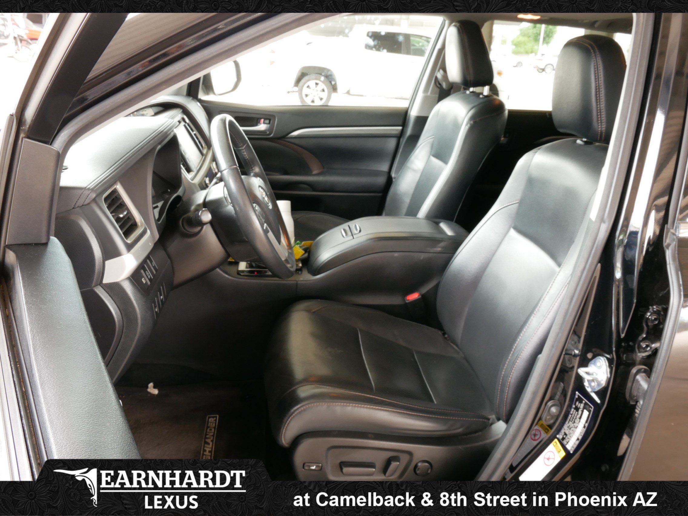 Used 2017 Toyota Highlander Limited w/ Carpet Mat Package AWD/4WD image 2