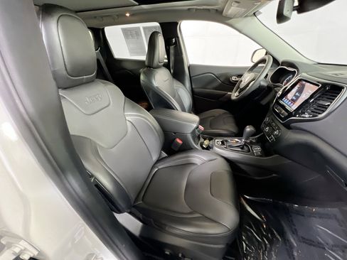 Used 2022 Jeep Cherokee Limited w/ Mopar Interior Package AWD/4WD image 27