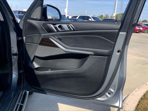 Used 2024 BMW X7 xDrive40i image 26