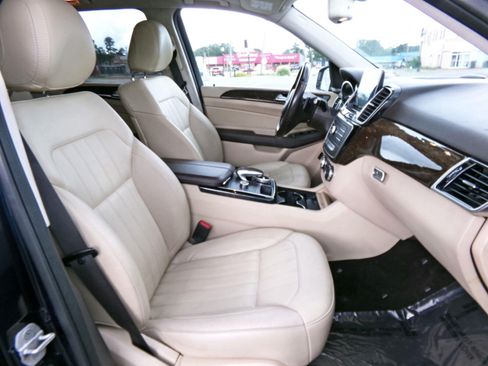 Used 2018 Mercedes-Benz GLE 350 w/ Premium 1 Package image 16