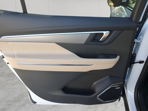 New 2026 Buick Enclave Preferred w/ Power Package image 17