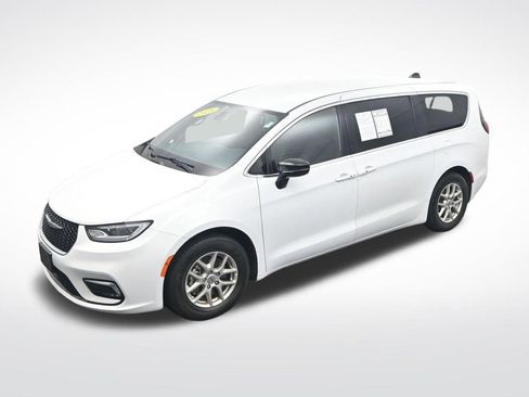 Used 2025 Chrysler Pacifica Select FWD image 23
