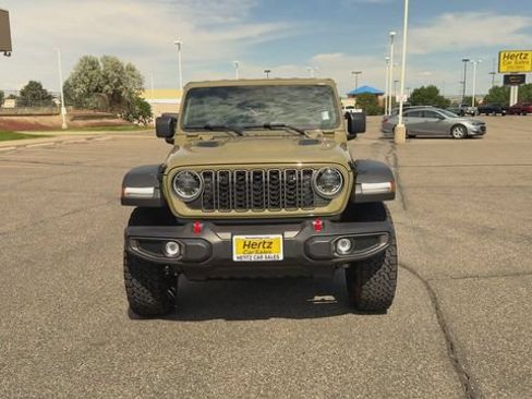Used 2026 Jeep Wrangler Unlimited Rubicon AWD/4WD image 3