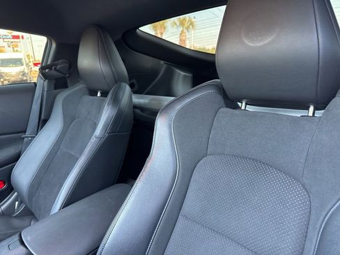 Certified 2024 Nissan Z Performance w/ Floor Mat Package image 11