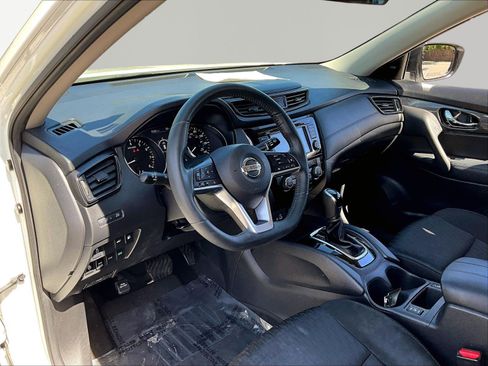 Used 2018 Nissan Rogue SV w/ Premium Package AWD/4WD image 16