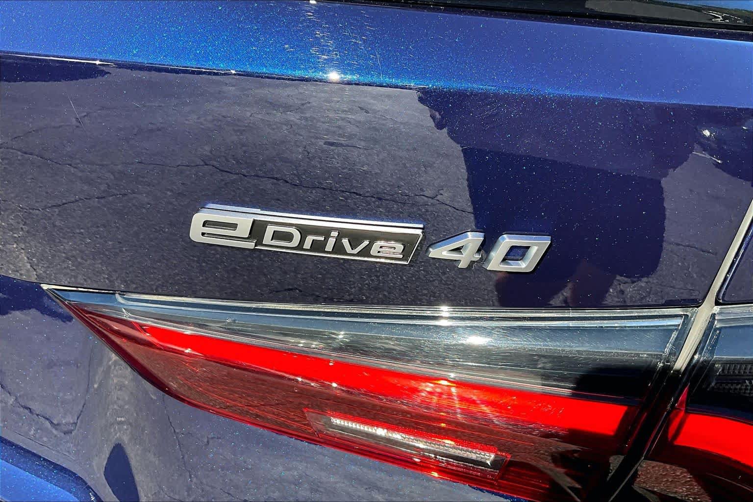 Used 2023 BMW i4 eDrive40 w/ M Sport Package RWD image 9