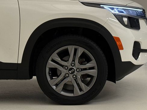 Used 2021 Kia Seltos S FWD image 6