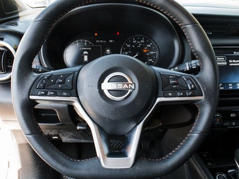 Used 2023 Nissan Kicks SR FWD image 10