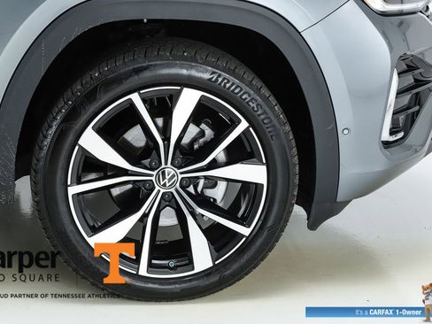 Used 2025 Volkswagen Atlas Cross Sport SEL Premium R-Line image 53