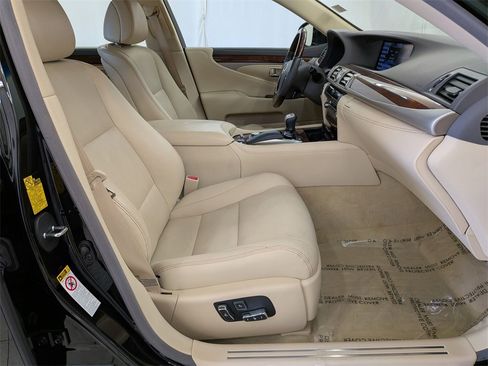 Used 2014 Lexus LS 460 AWD image 33