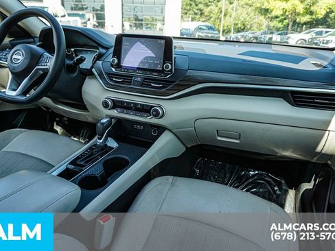 Used 2025 Nissan Altima 2.5 SV FWD image 23