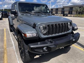 Used 2025 Jeep Gladiator Sport AWD/4WD video 1