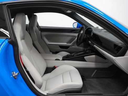 Certified 2022 Porsche 911 Carrera GTS RWD image 29