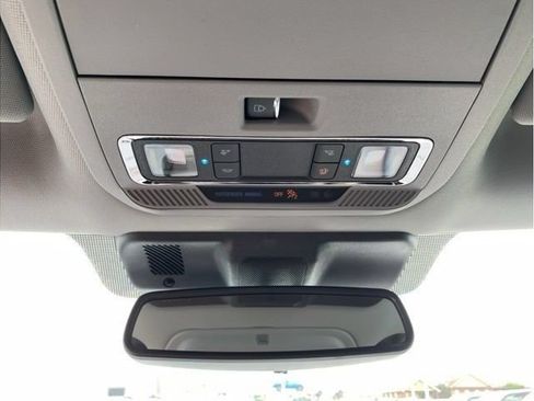 Used 2025 Ford F150 Lariat w/ Equipment Group 502A High AWD/4WD image 18