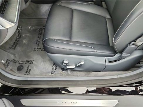 Used 2024 Lucid Air Touring image 33