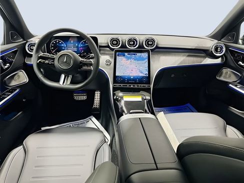 Used 2025 Mercedes-Benz C 300 4MATIC Sedan image 33