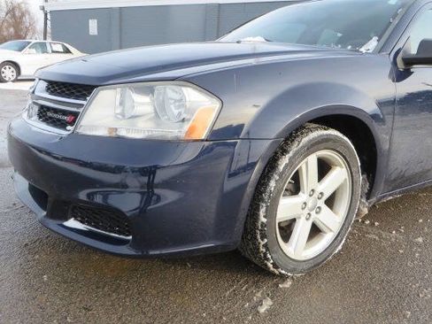 Used 2013 Dodge Avenger SE image 32