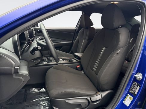 Used 2025 Hyundai Elantra Sport image 11
